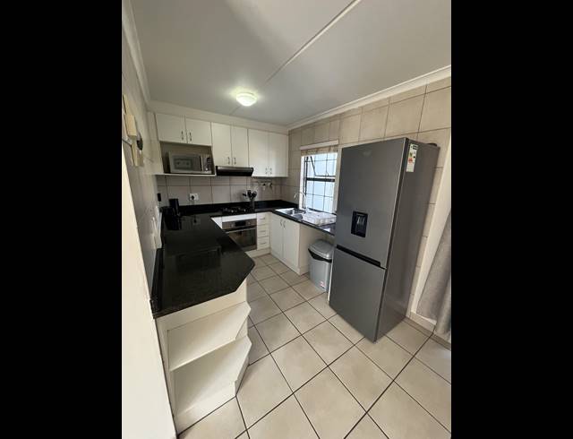 2 BEDROOM APARTMENT TO LET IN BURGUNDY ESTATE